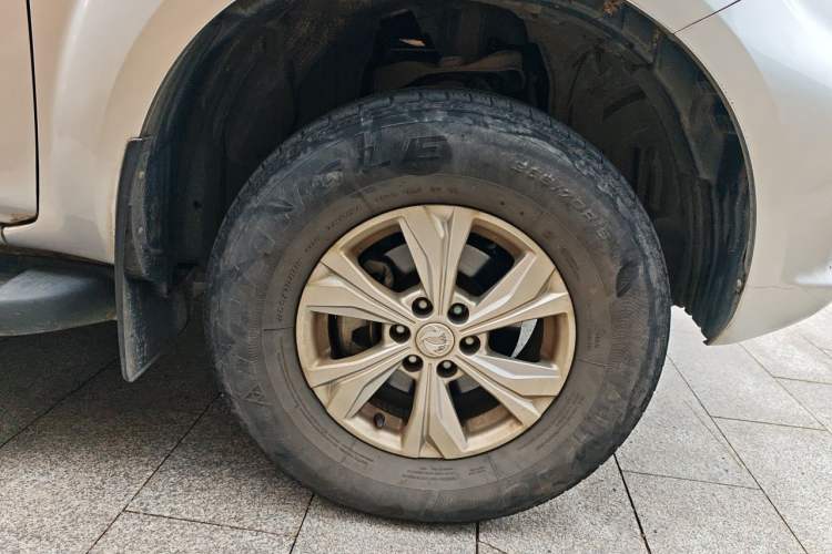 Used Dongfeng Ruichi 6 2021 2.3T Manual Two-Wheel Drive Diesel Standard Version with Long Cargo Bed M9T Right Front Wheel Hub