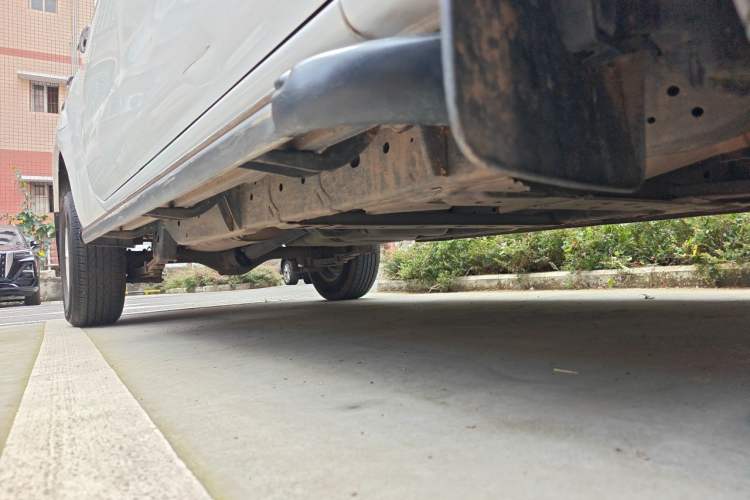 Used Dongfeng Ruichi 6  Chassis Front Right
