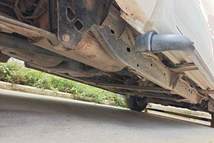 Used Dongfeng Ruichi 6  Chassis Rear Right