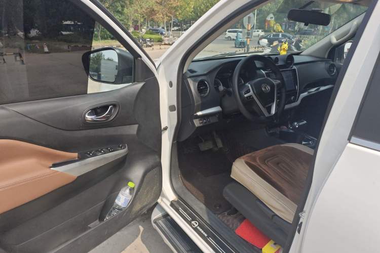 Used Dongfeng Ruichi 6 2021 2.3T Automatic 4x4 Diesel Luxury Long-Box M9T Driver Seat