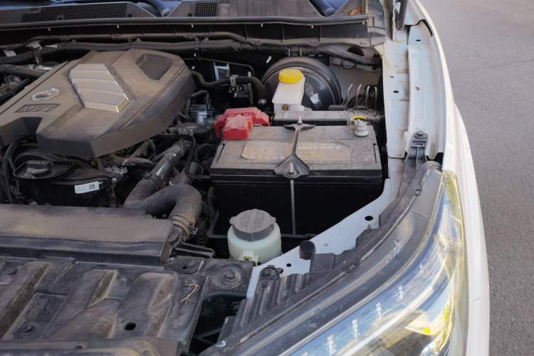 Used Dongfeng Ruichi 6 2021 2.3T Automatic 4x4 Diesel Luxury Long-Box M9T Engine Bay Left