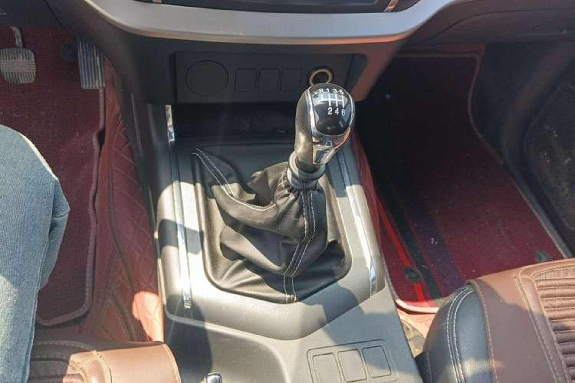 Used Dongfeng Ruichi 6 2021 2.3T Manual Two-Wheel Drive Diesel Standard Version with Long Cargo Bed M9T Gear Lever