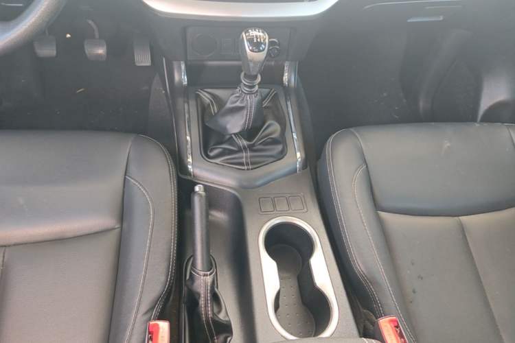 Used Dongfeng Ruichi 6 2021 2.3T Manual Two-Wheel Drive Diesel Standard M9T Gear Lever