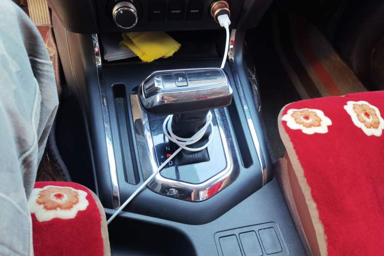 Used Dongfeng Ruichi 6 2021 2.3T Automatic 4x4 Diesel Luxury Long-Box M9T Gear Lever