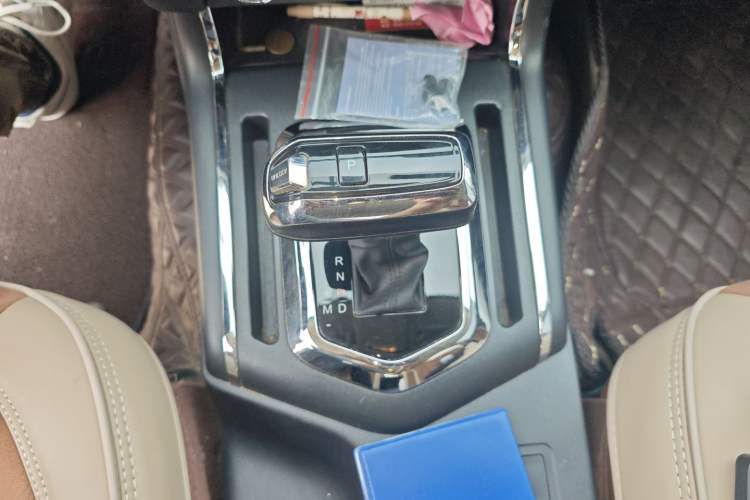 Used Dongfeng Ruichi 6 2021 2.3T Automatic 4x4 Diesel Luxury Long-Box M9T Gear Lever