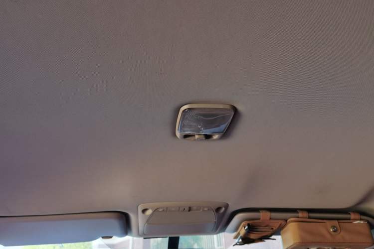 Used Dongfeng Ruichi 6 2021 2.3T Automatic 4x4 Diesel Luxury Long-Box M9T Headliner
