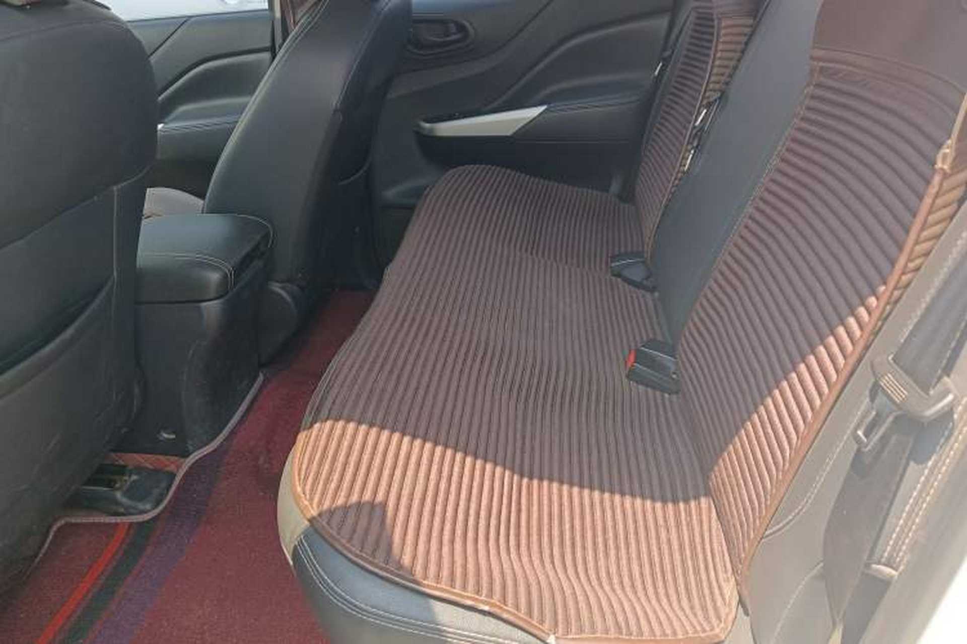 Used Dongfeng Ruichi 6 2021 2.3T Manual Two-Wheel Drive Diesel Standard Version with Long Cargo Bed M9T Interior 1