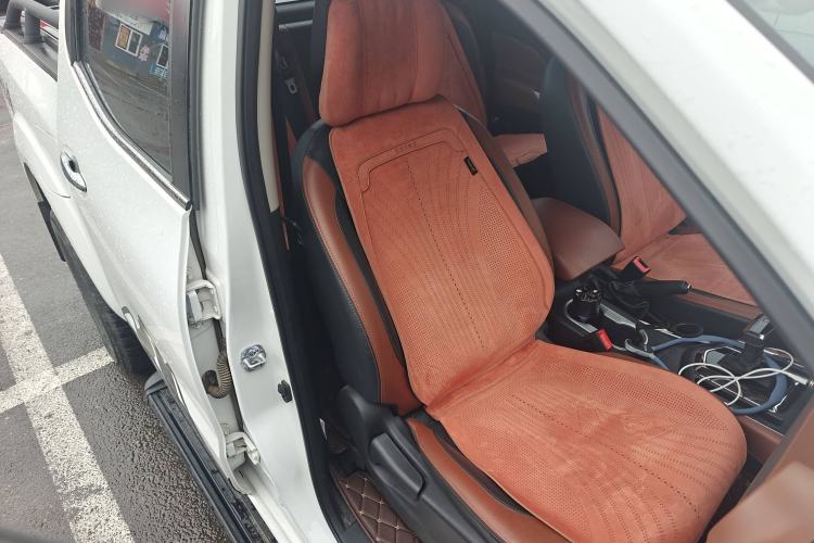 Used Dongfeng Ruichi 6 2021 2.3T Automatic All-Wheel Drive Diesel Luxury M9T Interior 6