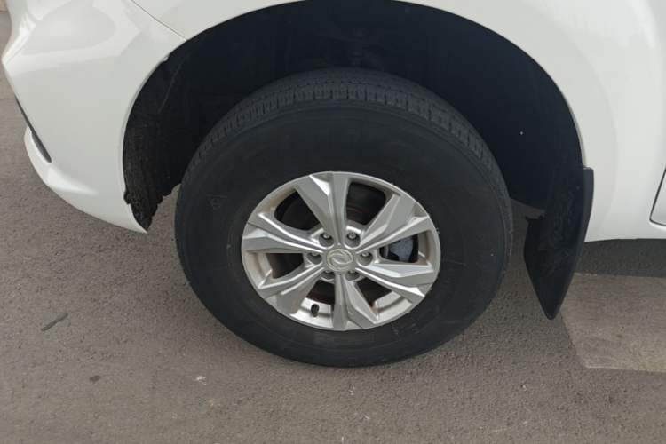 Used Dongfeng Ruichi 6 2021 2.3T Manual Two-Wheel Drive Diesel Standard M9T Left Front Wheel Hub