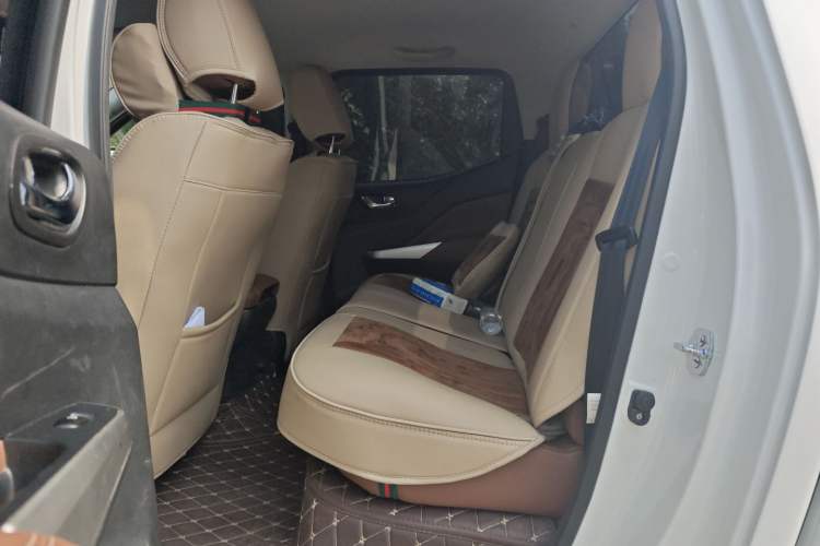 Used Dongfeng Ruichi 6 2021 2.3T Automatic 4x4 Diesel Luxury Long-Box M9T Left Rear Seat