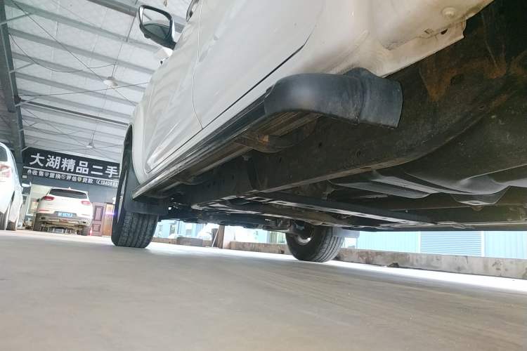 Used Dongfeng Ruichi 6 2021 2.3T Automatic 4x4 Diesel Luxury Long-Box M9T Left Side Sill