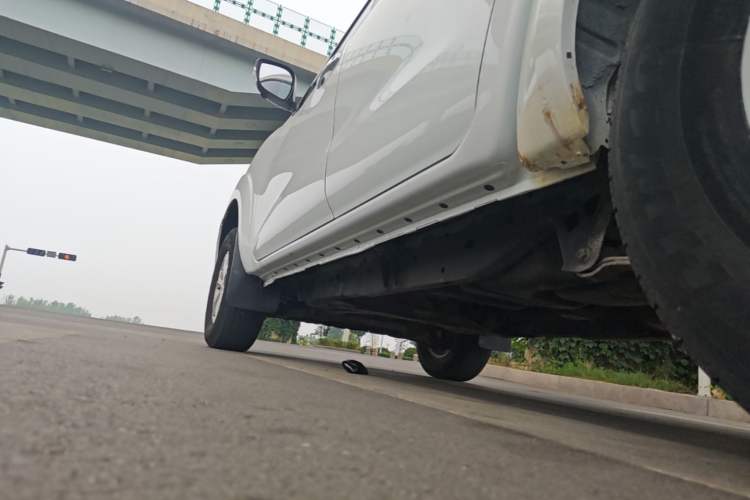 Used Dongfeng Ruichi 6 2021 2.3T Manual Two-Wheel Drive Diesel Standard M9T Left Side Sill
