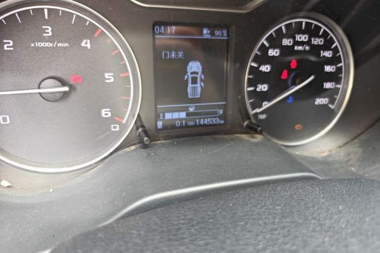 Used Dongfeng Ruichi 6  Odometer Close Up