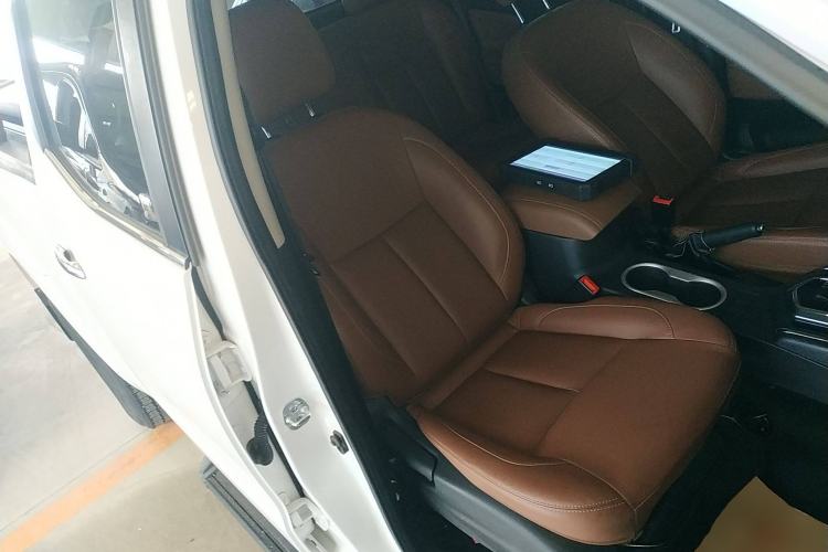 Used Dongfeng Ruichi 6 2021 2.3T Automatic 4x4 Diesel Luxury Long-Box M9T Right Front Seat