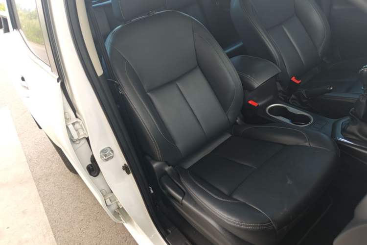 Used Dongfeng Ruichi 6 2021 2.3T Manual Two-Wheel Drive Diesel Standard M9T Right Front Seat