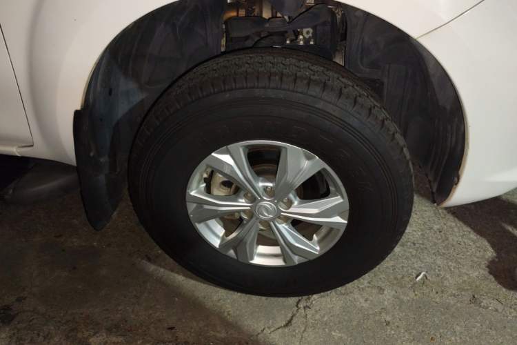 Used Dongfeng Ruichi 6 2021 2.3T Automatic All-Wheel Drive Diesel Luxury M9T Right Front Wheel Hub
