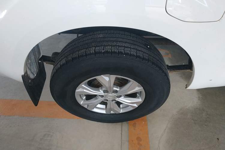 Used Dongfeng Ruichi 6 2021 2.3T Automatic 4x4 Diesel Luxury Long-Box M9T Right Rear Wheel Hub