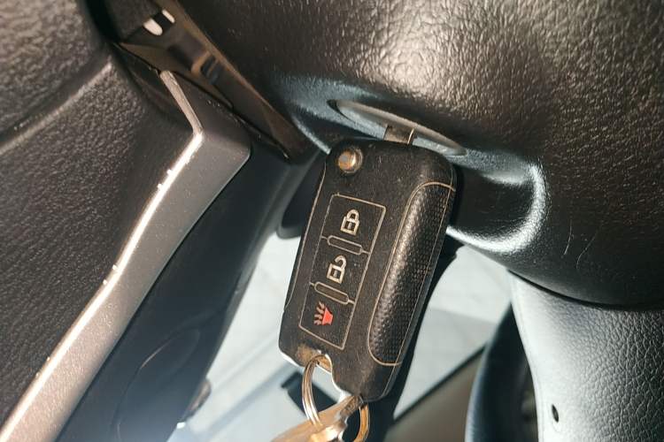 Used Dongfeng Ruichi 6 2021 2.3T Automatic 4x4 Diesel Luxury Long-Box M9T Vehicle Key