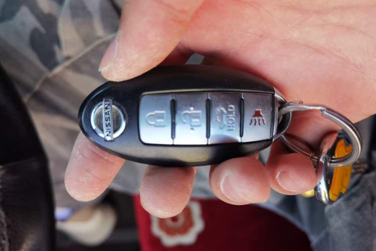 Used Dongfeng Ruichi 6 2021 2.3T Automatic 4x4 Diesel Luxury Long-Box M9T Vehicle Key