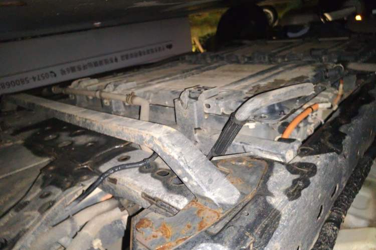 Used Dongfeng Ruichi 6 2022 Bucket Flagship Edition Chassis Front Right