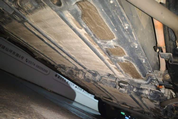 Used Dongfeng Ruichi 6 2022 Bucket Flagship Edition Chassis Rear Right
