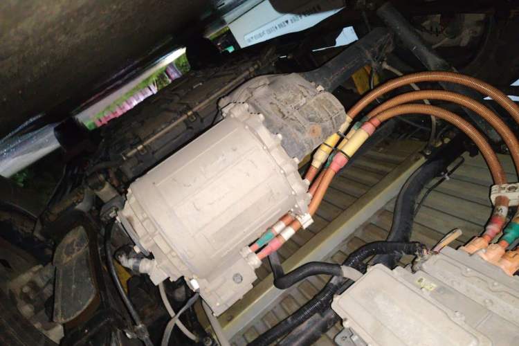 Used Dongfeng Ruichi 6 2022 Bucket Flagship Edition Chassis Rear