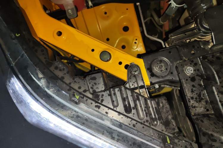Used Dongfeng Ruichi 6 2022 Bucket Flagship Edition Engine Bay Right