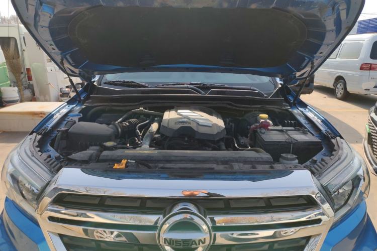 Used Dongfeng Ruichi 6 2023 Revised Version 2.3T Manual Two-Wheel Drive Diesel Standard Trim with Long Cargo Bed Engine Bay