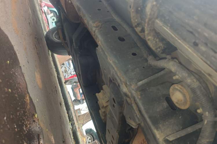 Used Dongfeng Ruichi 6 2023 2.3T Manual 4x4 Diesel Standard Version Chassis Front Right