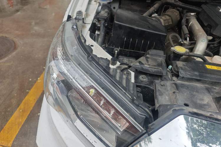 Used Dongfeng Ruichi 6 2023 2.3T Manual 4x4 Diesel Standard Version Engine Bay Right