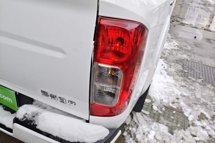 Used Dongfeng Ruichi 6 2023 Revised Version 2.4L Manual Two-Wheel Drive Gasoline Standard Edition Exterior 6