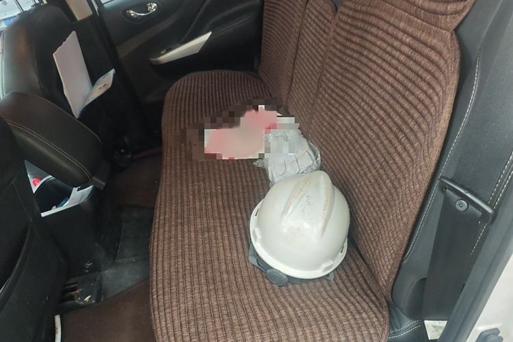Used Dongfeng Ruichi 6 2023 2.3T Manual 4x4 Diesel Standard Version Interior 4