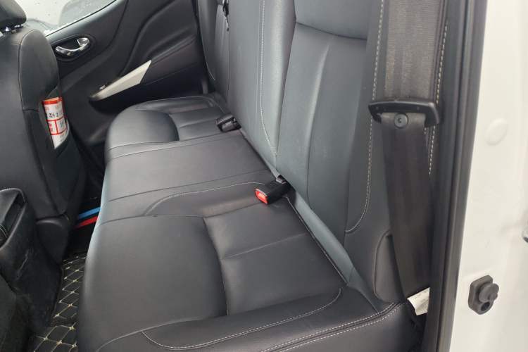 Used Dongfeng Ruichi 6 2023 Revised Version 2.4L Manual Two-Wheel Drive Gasoline Standard Edition Interior 4