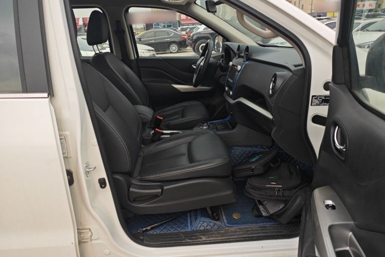 Used Dongfeng Ruichi 6 2023 Bucket-Style Standard Version 350 km Right Front Seat