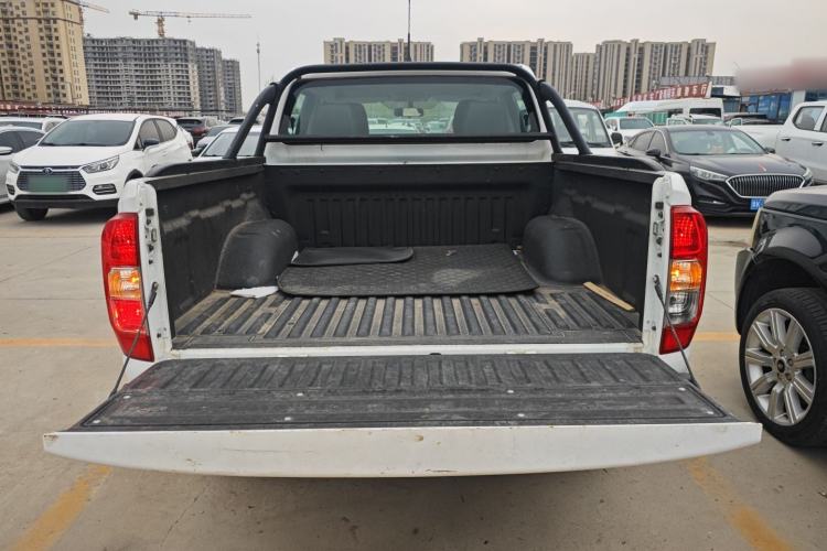 Used Dongfeng Ruichi 6 2023 Bucket-Style Standard Version 350 km Trunk