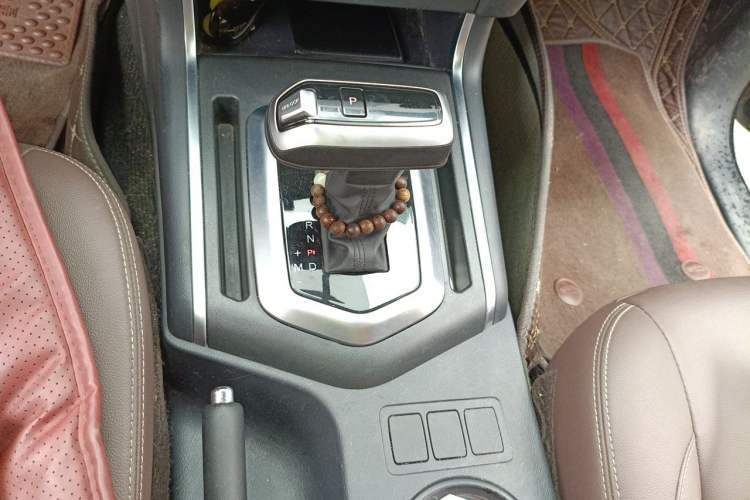 Used Dongfeng Ruichi 6 Pro 2024 2.3T Automatic 4x4 Diesel Luxury Edition with Long Cargo Bed Gear Lever