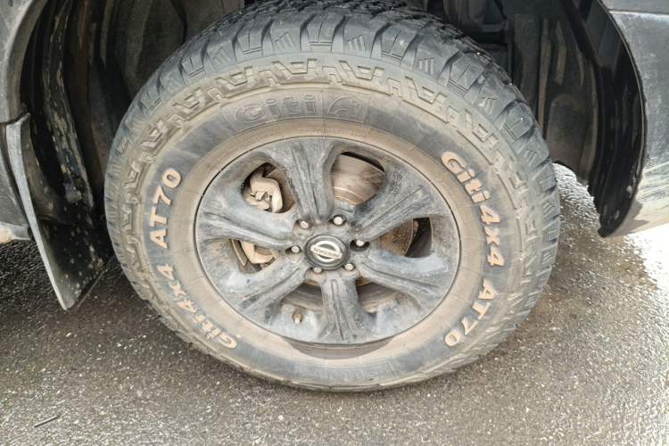 Used Dongfeng Ruichi 6 Pro 2024 2.3T Automatic 4x4 Diesel Luxury Edition with Long Cargo Bed Right Front Wheel Hub