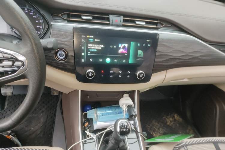 Used Dongfeng Ruichi 7 2022 2.3T Manual 4x4 Diesel Flagship M9T Audio And AC Panel