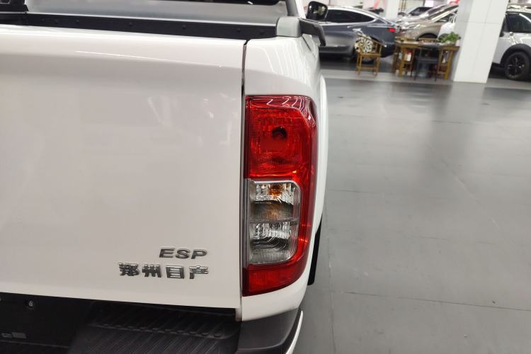 Used Dongfeng Ruichi 7 2025 Model, Two-Wheel-Drive Elite Edition Bucket Version Exterior 6