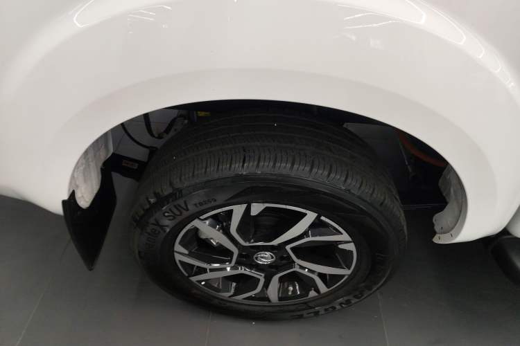 Used Dongfeng Ruichi 7 2025 Model, Two-Wheel-Drive Elite Edition Bucket Version Exterior 8