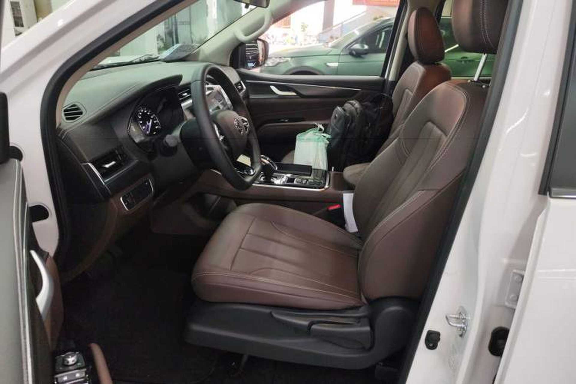 Used Dongfeng Ruichi 7 2025 Model, Two-Wheel-Drive Elite Edition Bucket Version Left Front Seat