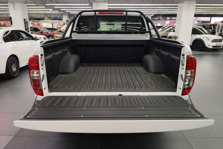 Used Dongfeng Ruichi 7 2025 Model, Two-Wheel-Drive Elite Edition Bucket Version Trunk