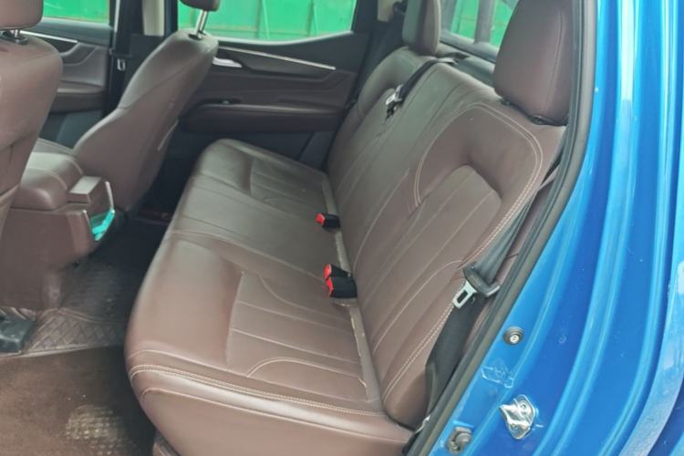 Used Dongfeng Ruichi 7 2022 2.3T Manual 4x4 Diesel Standard Version with Long Cargo Bed M9T Left Rear Seat