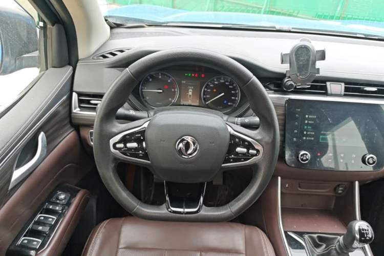 Used Dongfeng Ruichi 7 2022 2.3T Manual 4x4 Diesel Standard Version with Long Cargo Bed M9T Steering Wheel