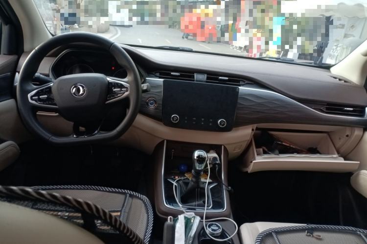 Used Dongfeng Ruichi 7 2022 2.3T Manual 4x4 Diesel Flagship M9T Center Console