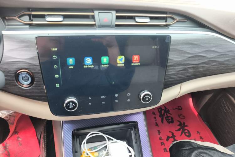Used Dongfeng Ruichi 7 2022 2.3T Automatic 4x4 Diesel Flagship Long Cargo Bed M9T Audio And AC Panel