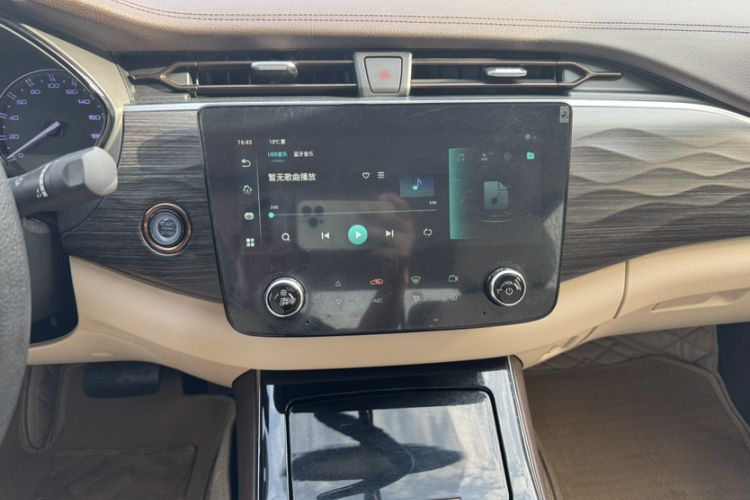 Used Dongfeng Ruichi 7 2022 2.3T Automatic All-Wheel-Drive Diesel Flagship M9T Audio And AC Panel