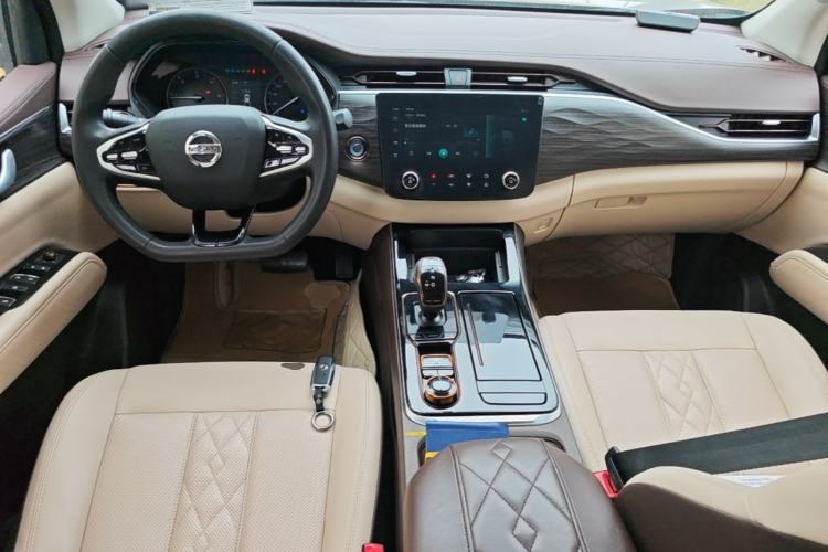 Used Dongfeng Ruichi 7 2022 2.3T Automatic All-Wheel-Drive Diesel Flagship M9T Center Console