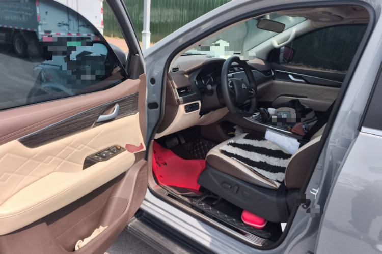 Used Dongfeng Ruichi 7 2022 2.3T Automatic 4x4 Diesel Flagship Long Cargo Bed M9T Driver Seat