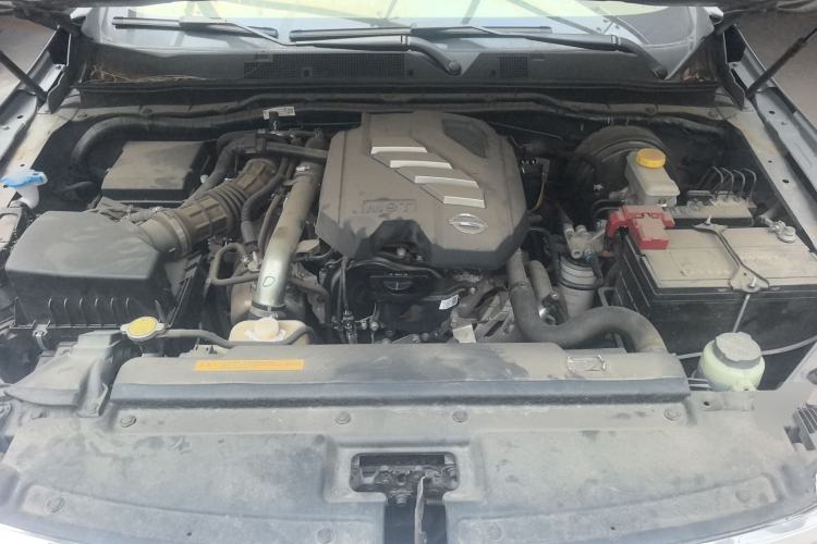 Used Dongfeng Ruichi 7 2022 2.3T Automatic Two-Wheel Drive Diesel Standard Edition Flatbed Cargo Box M9T Engine Bay